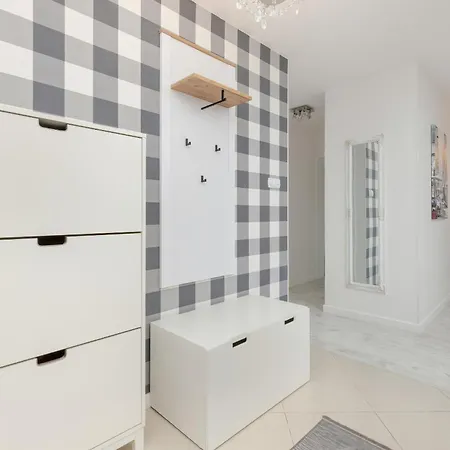Spacious Family With 3 Bedrooms In By Renters Apartment Gdansk