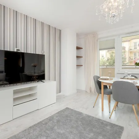 Spacious Family With 3 Bedrooms In By Renters * Gdansk